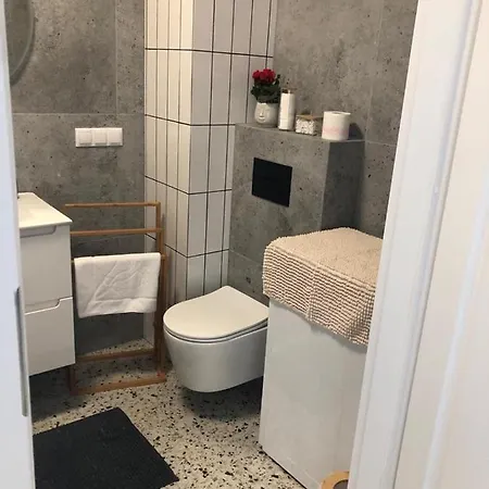 Apartment Pileckiego Airport Modlin 24 H *