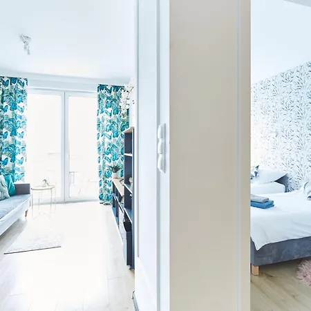 Pileckiego Airport Modlin 24 H *